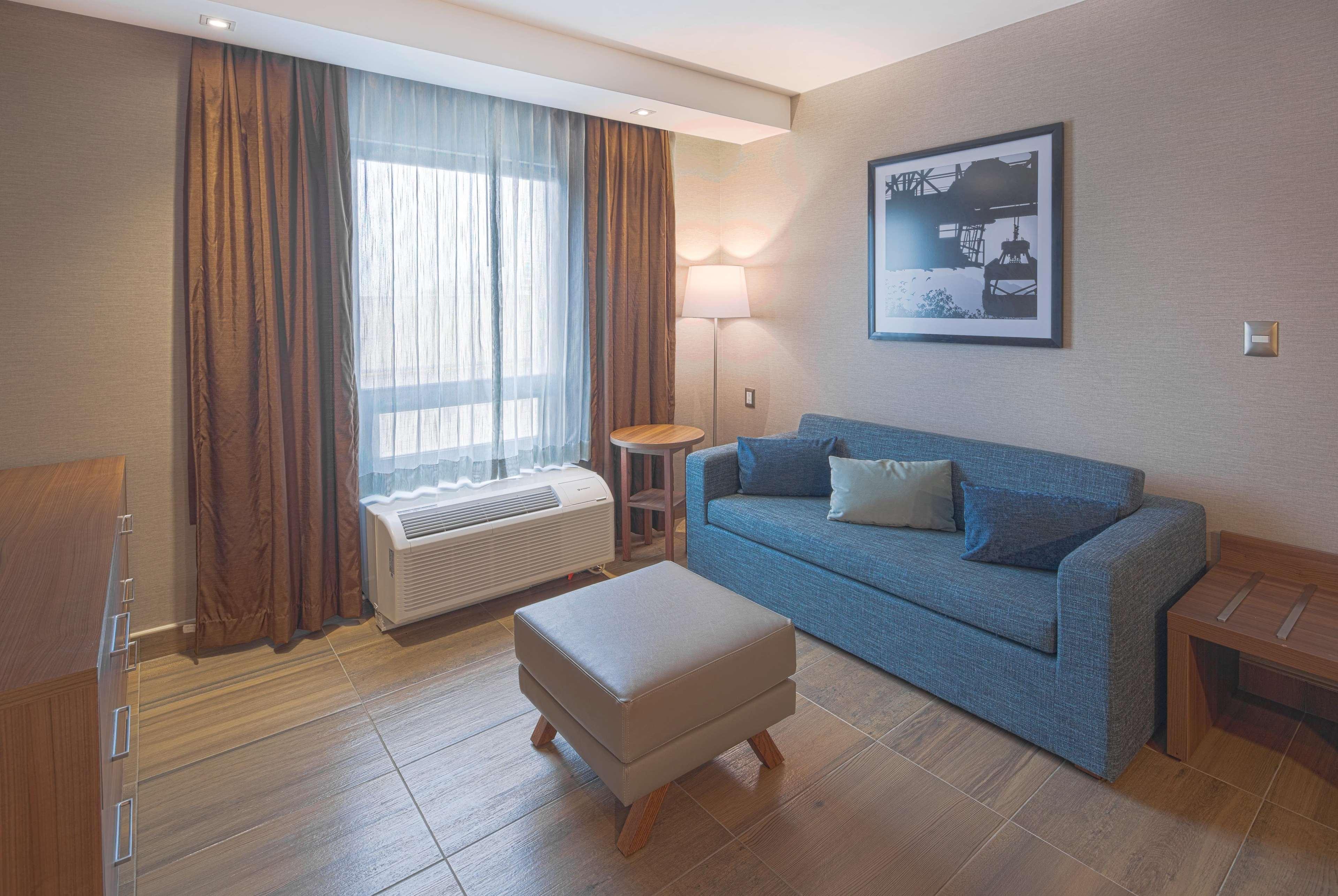 Hampton By Hilton Monterrey Galerias Obispado Buitenkant foto