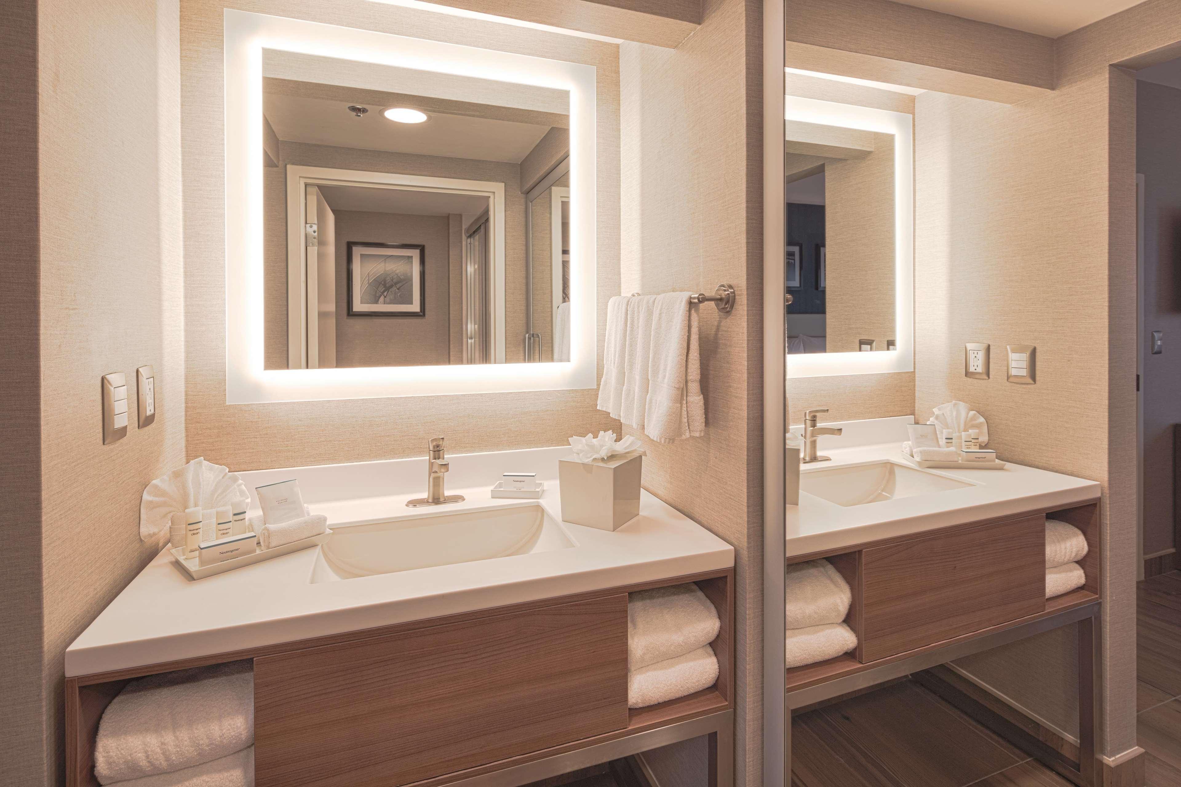 Hampton By Hilton Monterrey Galerias Obispado Buitenkant foto