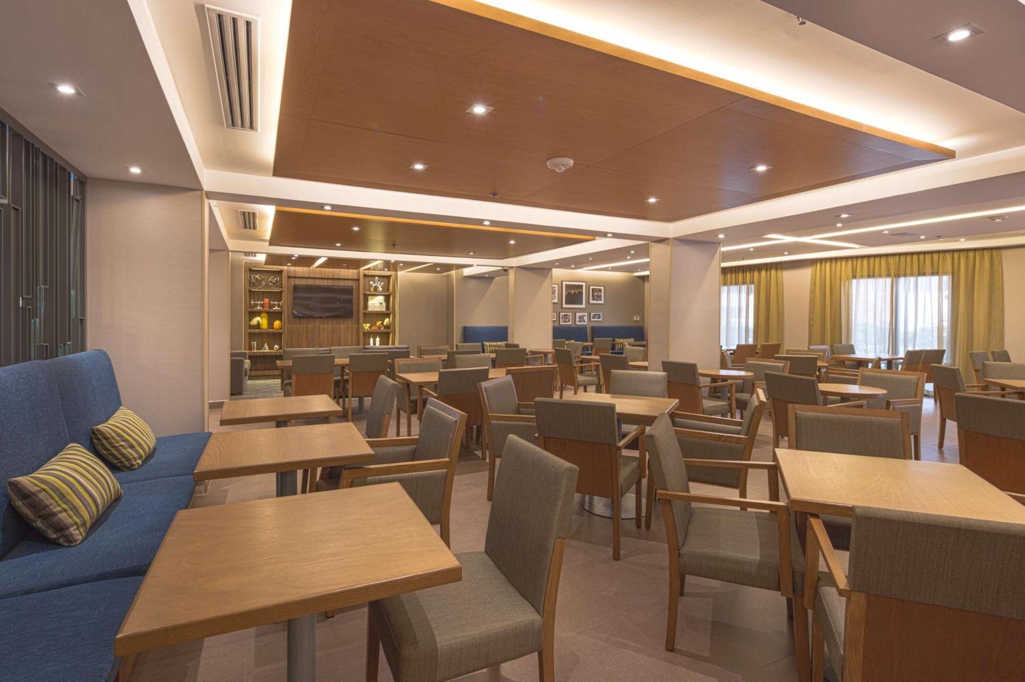 Hampton By Hilton Monterrey Galerias Obispado Buitenkant foto