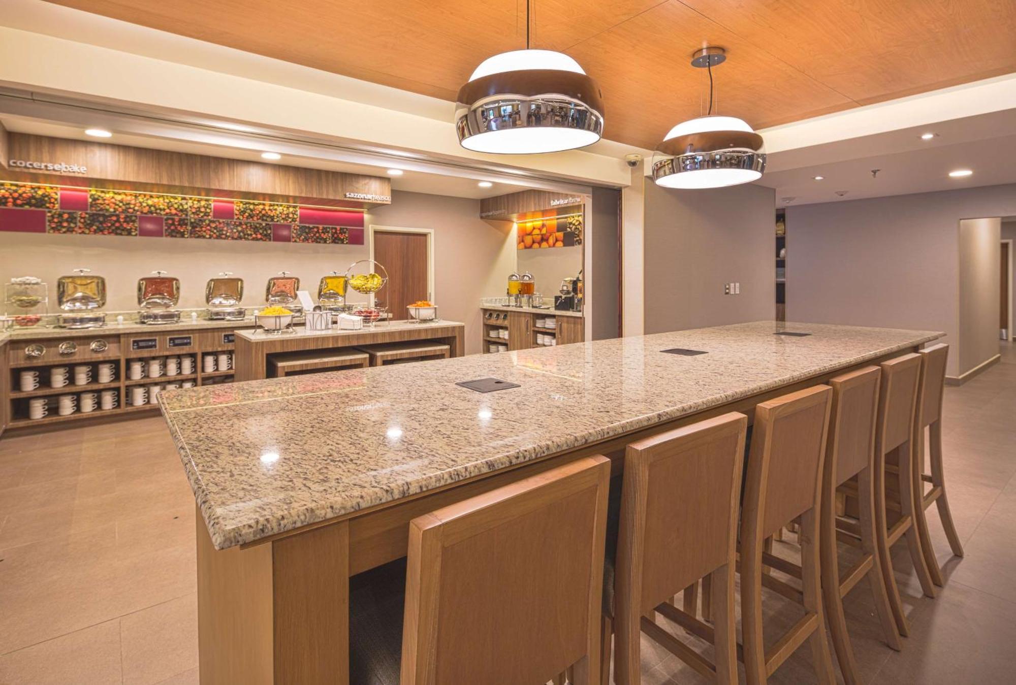 Hampton By Hilton Monterrey Galerias Obispado Buitenkant foto