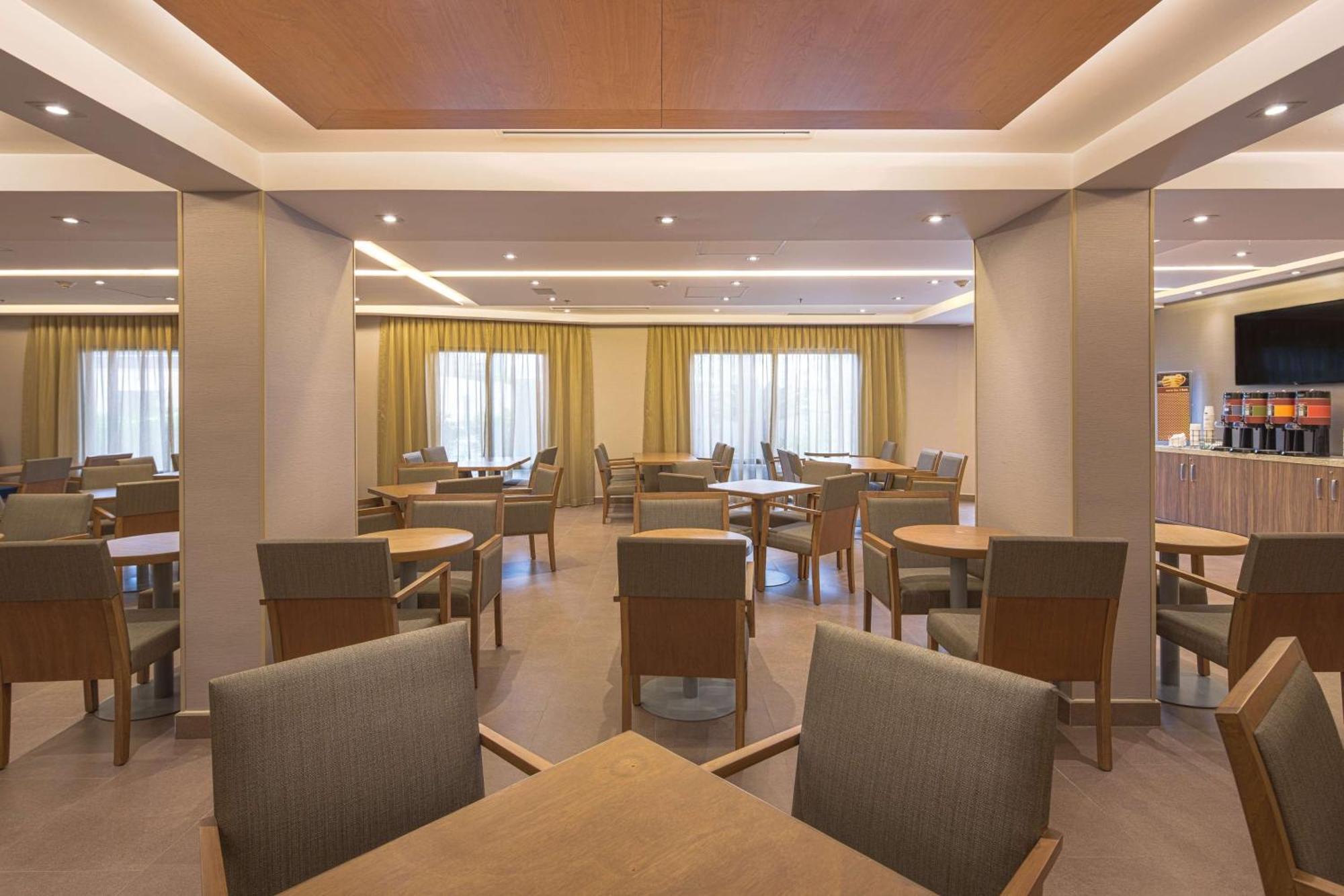 Hampton By Hilton Monterrey Galerias Obispado Buitenkant foto